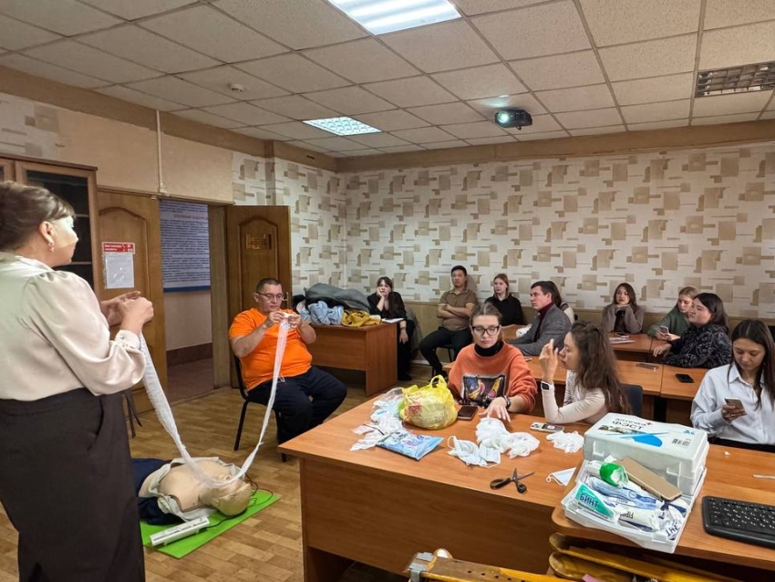 Пресс-секретарей и студентов ЗабГУ обучили навыкам спасения жизни 