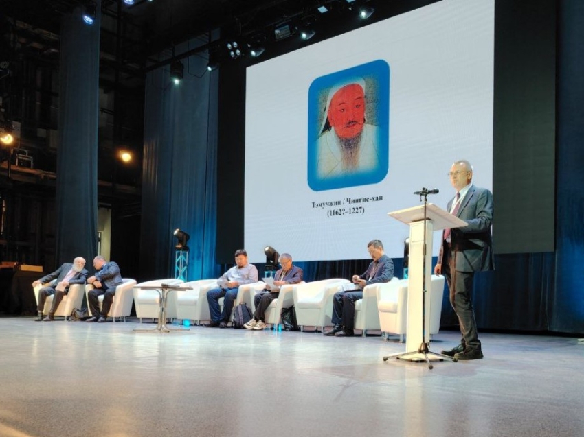 ​«Знать биографию таких людей нужно»: историк Юлий Дробышев о том, зачем в Забайкалье проводят конференцию о Чингисхане