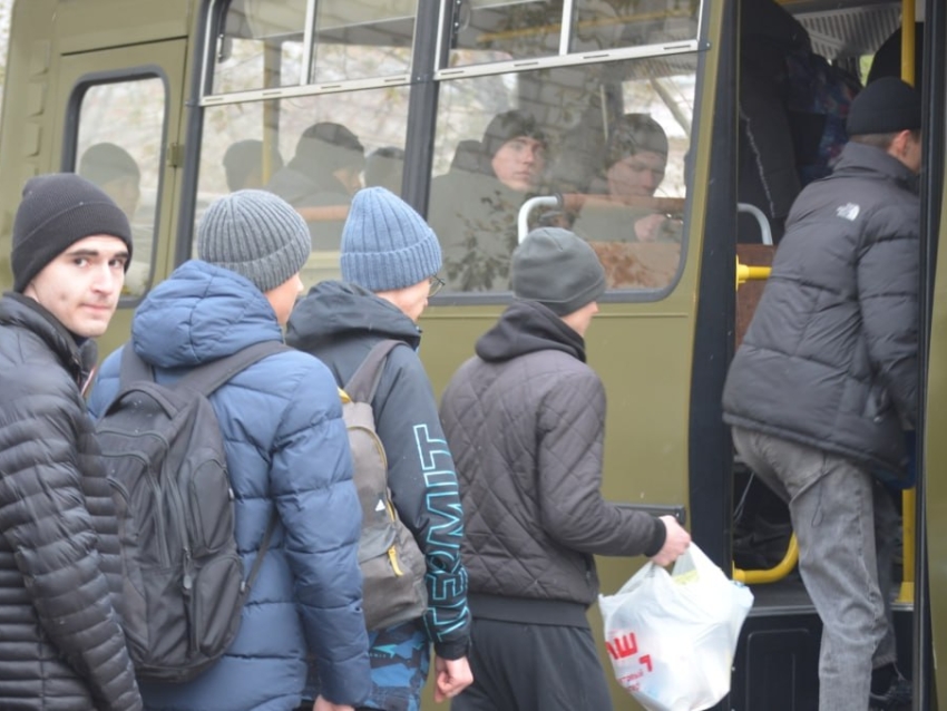 Первые новобранцы призыва осень-2025 из Забайкалья отправились на службу 