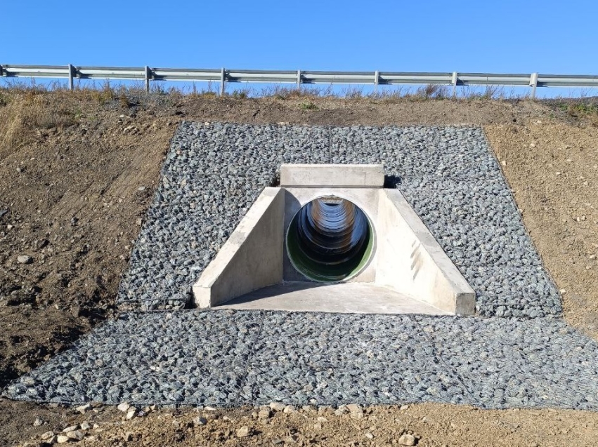 На федеральных трассах Забайкалья продолжается ремонт водопропускных труб инновационным методом