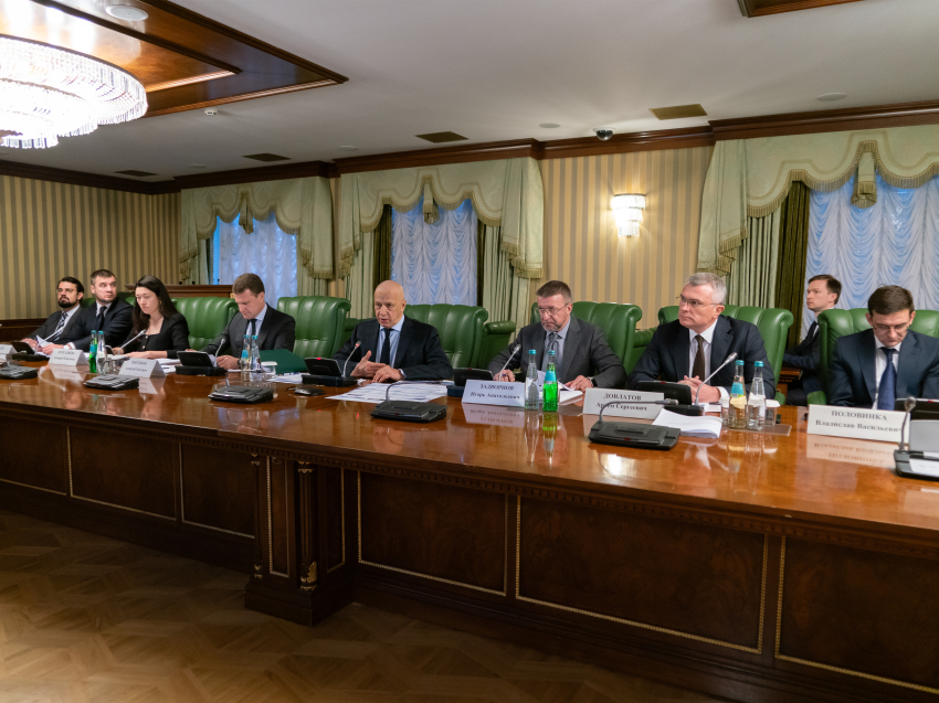 Модернизация социальной инфраструктуры, поддержка инвестпроектов: Юрий Трутнев провёл заседание президиума правкомиссии по вопросам социально-экономического развития Дальнего Востока