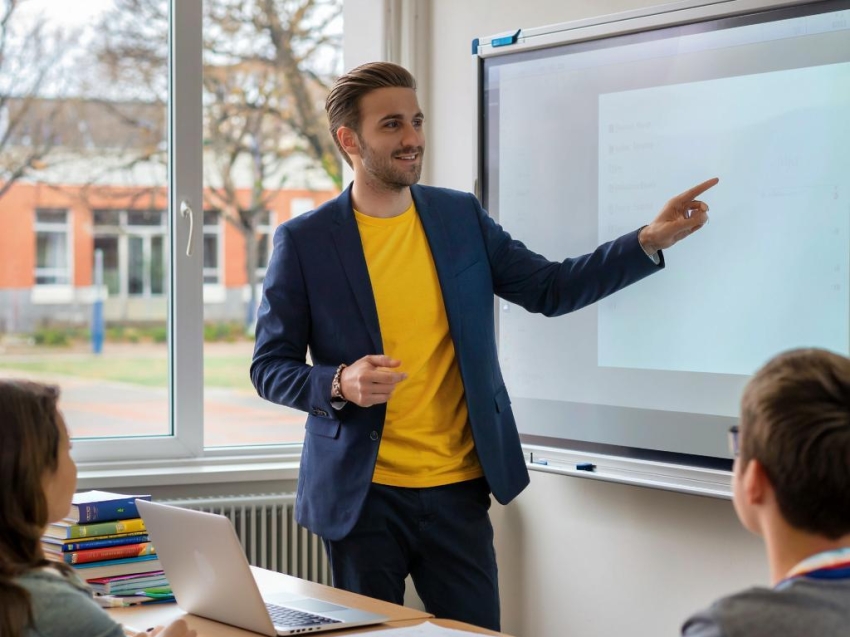 Забайкальских преподавателей информатики приглашают к участию в конкурсе на платформе «Яндекс учебник»