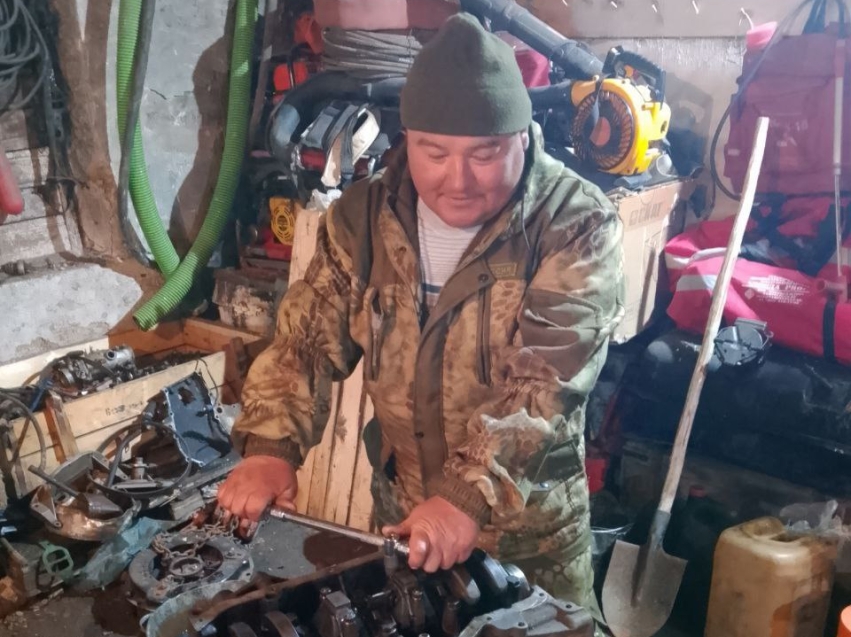 Лесные пожарные Аргунского участка КГСАУ «Забайкаллесхоз» успешно восстановили пожарную машину после серьёзной поломки