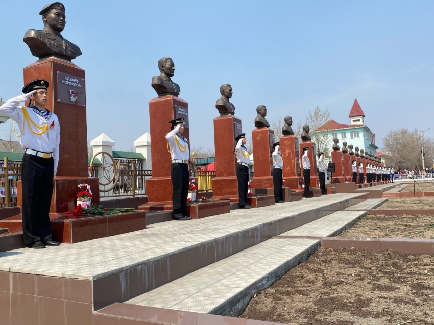 «Под знаменем героев»: в Агинской школе стартовал губернаторский проект 