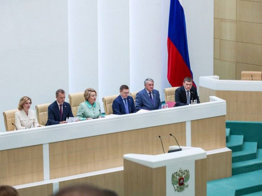 ​Баир Жамсуев: В Год защитника Отечества неизменный приоритет России - обеспечение социальной и правовой защиты участников СВО