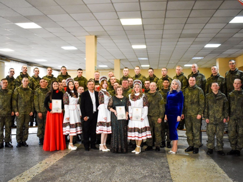 ​#ВместеСильнее: артисты Петровск-Забайкальского округа провели концерты для военнослужащих