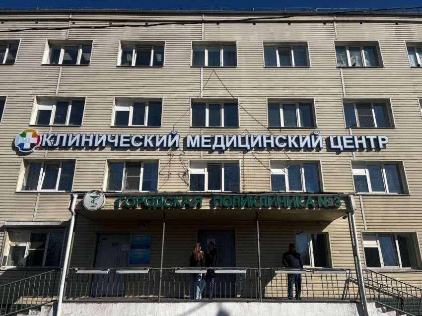 Кабинетов врачей стало больше после ремонта поликлиники в Чите