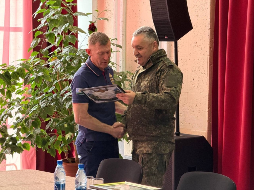 Десятки волонтеров Краснокаменска получили благодарности командующего группировкой войск «Восток»