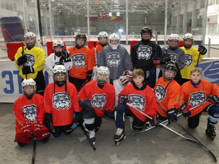 ​Юные хоккеисты «Манула» из Читы получили комплекты новой игровой формы