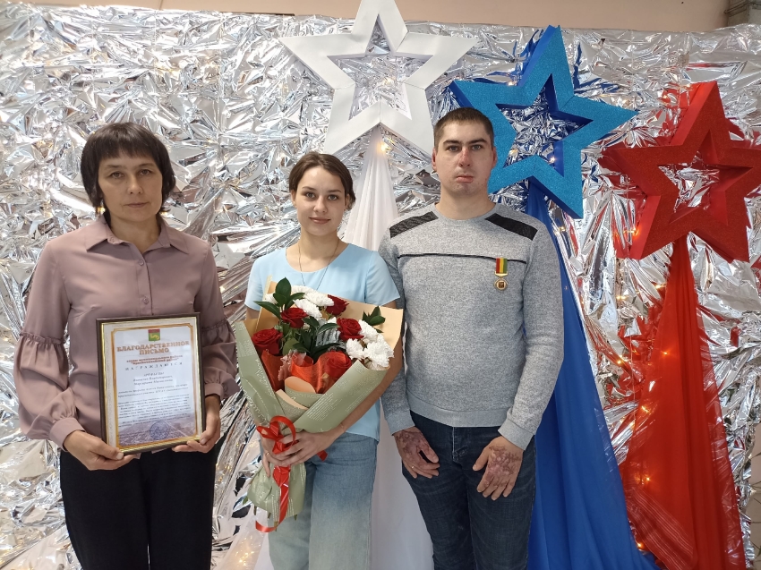 Лесного пожарного Забайкалья, который весной спас товарищей от огня, наградили краевой медалью «За честь и мужество»