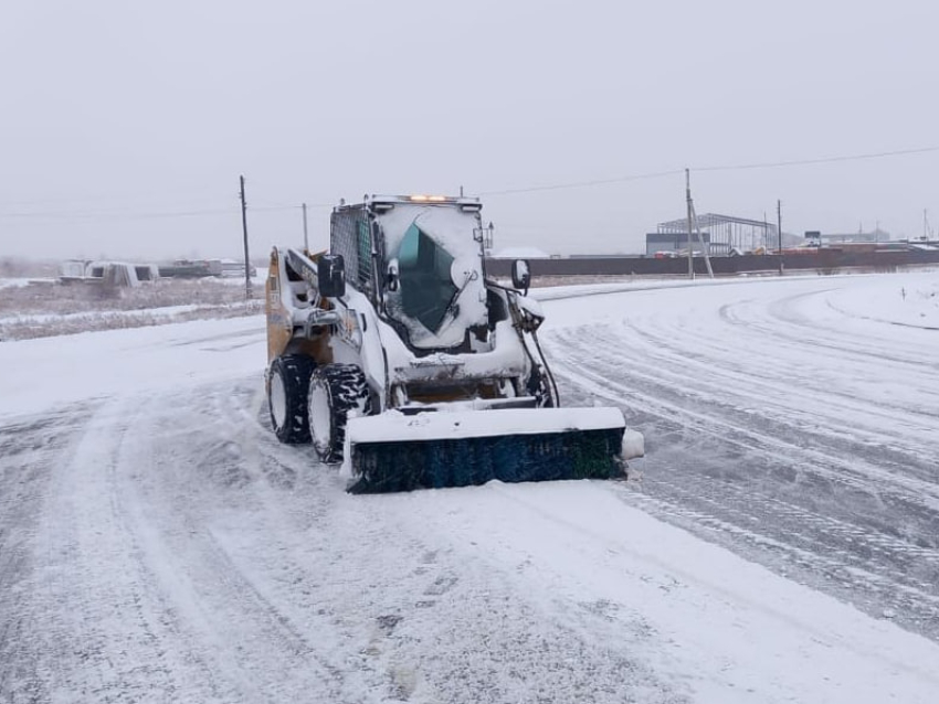 ​Губернатор Забайкалья поручил ускорить темпы очистки дорог и тротуаров Читы от снега