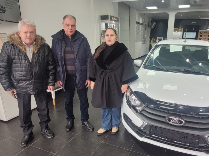 Депутат Госдумы Александр Скачков передал автомобиль одной из школ Тунгокоченского округа Забайкалья