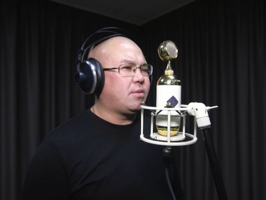 Забайкальский ветеран СВО начал профессионально заниматься музыкой: его песни набирают десятки тысяч просмотров