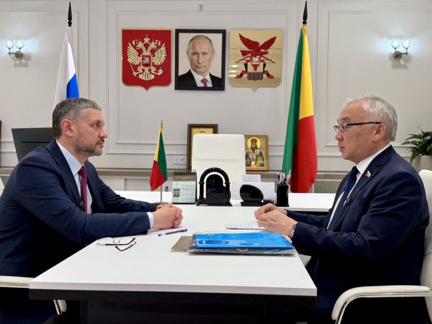 Губернатор Александр Осипов и сенатор РФ Баир Жамсуев обсудили вопросы поддержки участников СВО и их семей в Забайкалье 