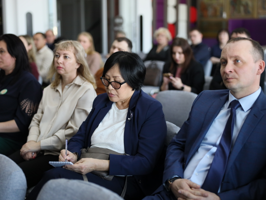 Мастер кожевенного дела и женщина-гончар: какие эксперты выступят на «Русском форуме» в Чите 