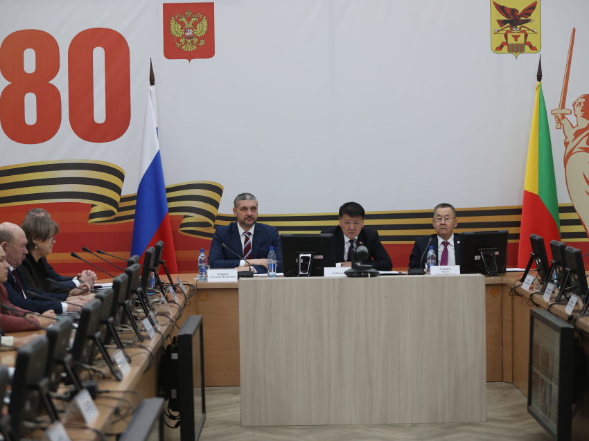 Глава Забайкалья поблагодарил краевой парламент за совместную продуктивную работу 