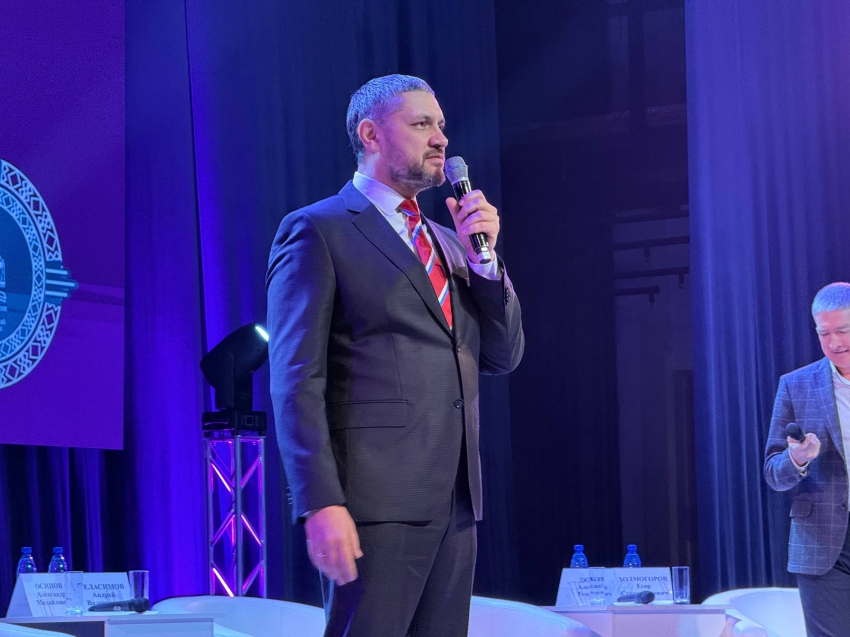 Русский форум: Губернатор Забайкалья поприветствовал гостей мероприятия на трех языках 