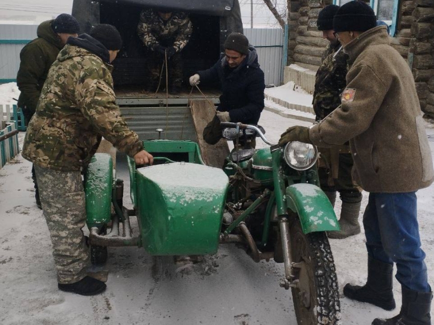 «Увидели, что ребята просят»: Жители Улётовского округа отправили землякам на СВО сразу три мотоцикла 