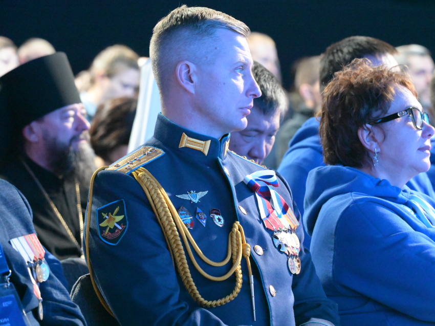 Прямой разговор — 2025: Кавалер ордена Мужества Тимур Гетманов принял участие в диалоге с губернатором Забайкалья