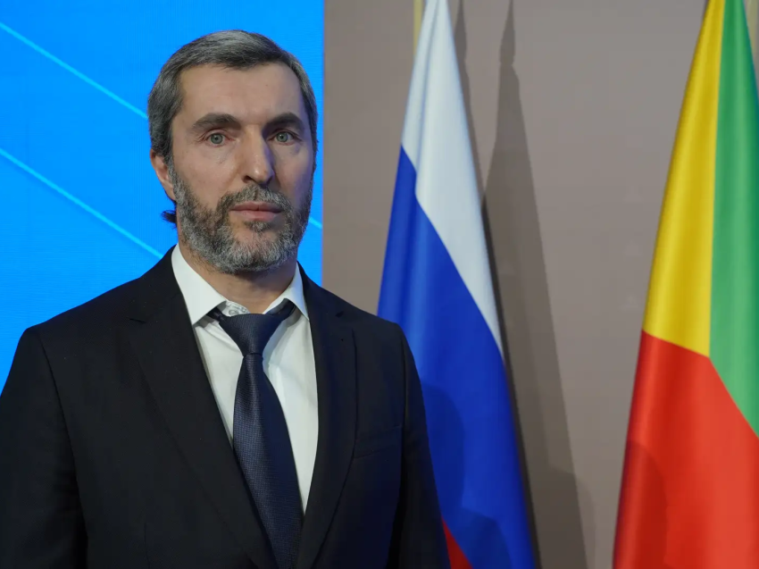 ​Прямой разговор – 2025: Чемпион мира Хаид Мантаев поблагодарил Александра Осипова за реализацию совместных пректов спорта и туризма