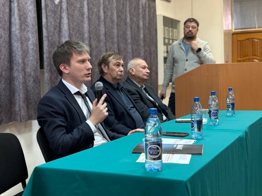 Нейросети и этножурналистика – новые форматы работы забайкальских СМИ обсудили в Чите