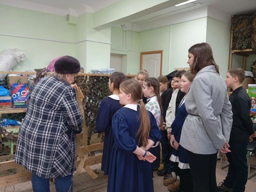 ​Школьники и волонтёры из Могочи поддержали бойцов спецоперации 