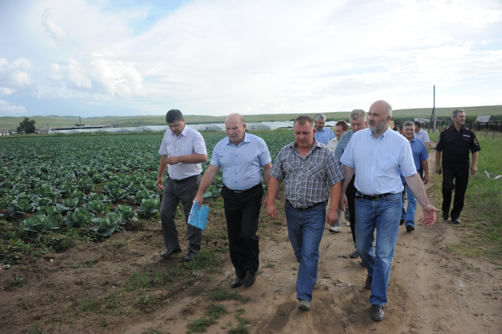 Константин Ильковский провел совещание по поддержке пострадавших от засухи сельхозпредприятий