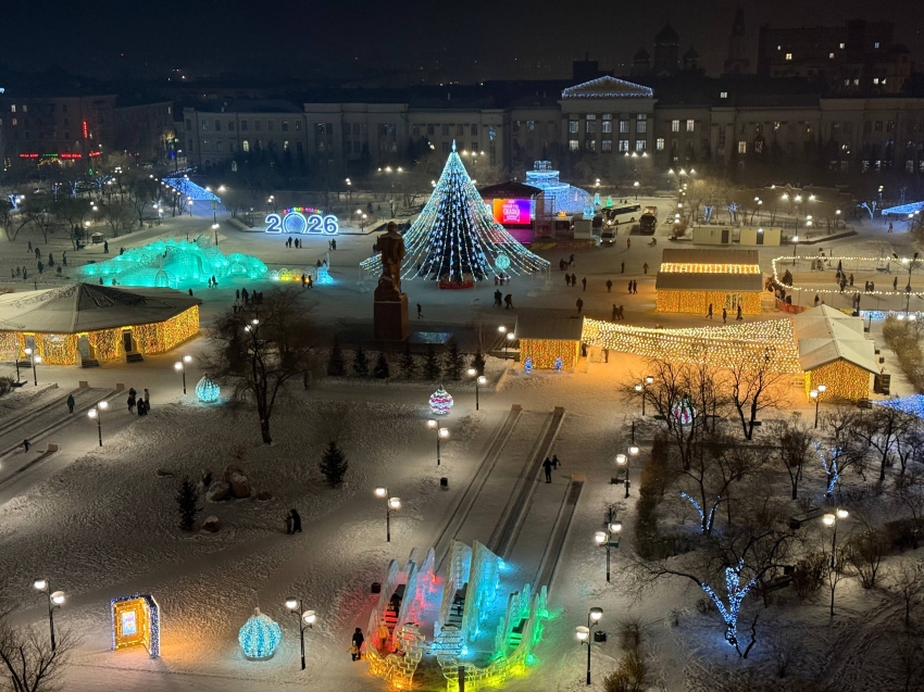 Ледовый городок на главной площади столицы Забайкалья официально открыт