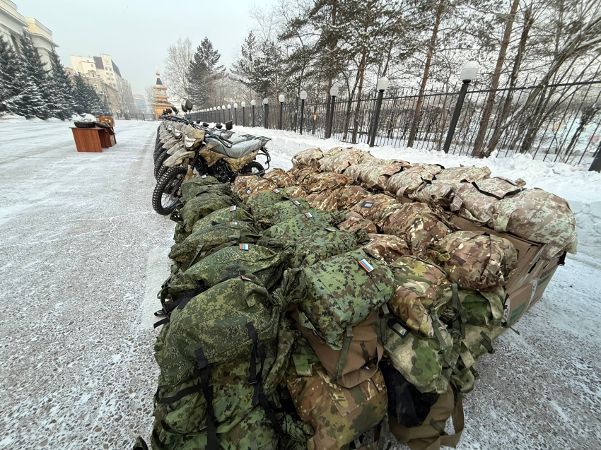 Мотоциклы, квадрокоптеры, УАЗ: Технику и необходимые вещи передали бойцам СВО из Забайкалья