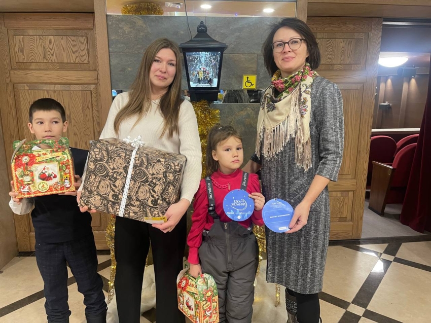 ​Вера Чипизубова исполнила желание подростка из Забайкалья через «Ёлку желаний»