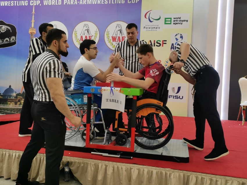 Забайкальские армрестлеры выступили в Узбекистане 