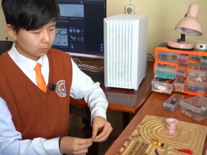 ​Подросток из Агинского выбрал священное ремесло вместо виртуальных игр