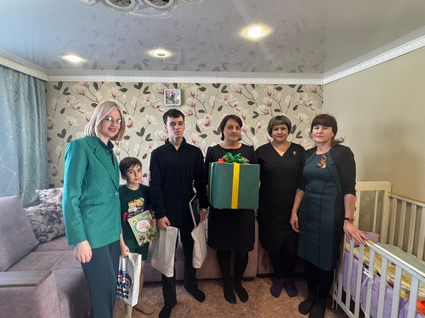 ​Виктория Бессонова навестила семьи участников СВО в Забайкалье