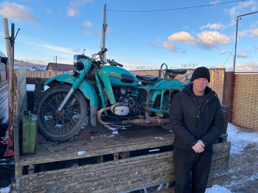 Житель Улётовского округа в очередной раз отправил бойцам СВО мотоцикл «Урал»