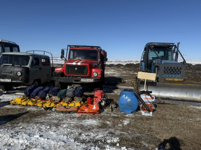 Более 200 лесных пожарных с применением 50 единиц техники приняли участие в тренировках в Нерчинске