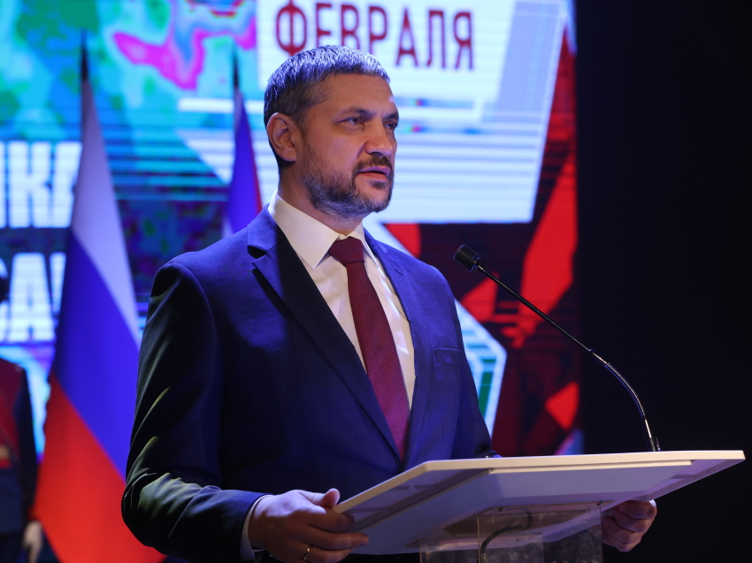 «Спасибо за верность долгу!»: Александр Осипов поздравил военнослужащих и ветеранов военной службы с Днем защитника Отечества