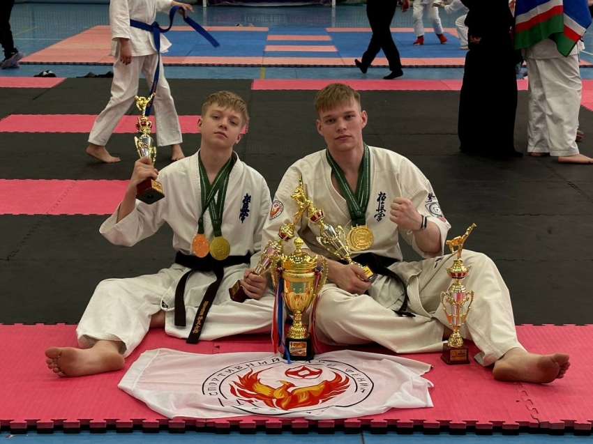 Первое общекомандное место завоевали забайкальские спортсмены по всестилевому каратэ в Благовещенске