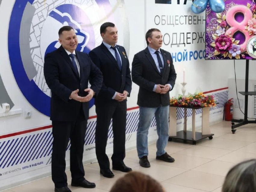 ​Участники кадрового проекта «Герои – Победы. Будущее» поздравили женщин-волонтёров