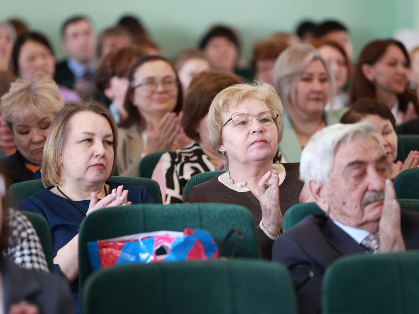 ​В Забайкалье подвели итоги работы социальной сферы: демография, поддержка семей и новые вызовы