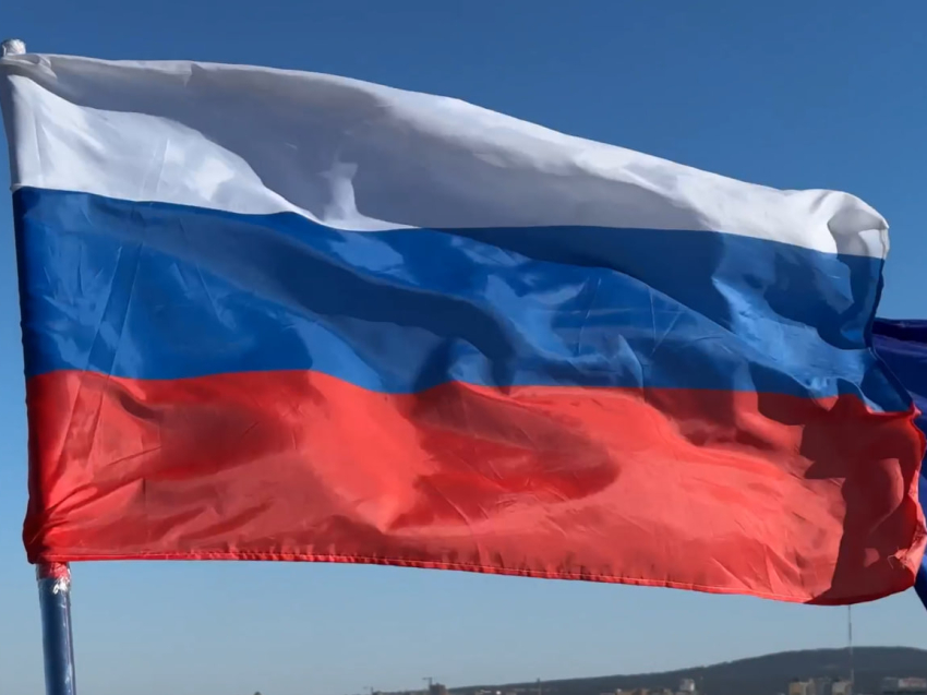 ​Жители Читы объединились для автопробега, посвящённого Дню воссоединения Крыма с Россией