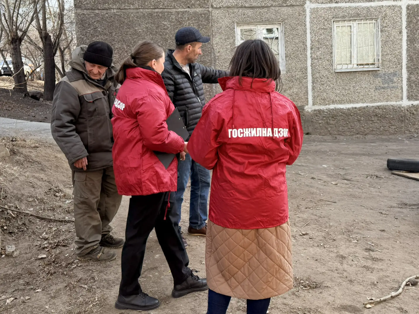 ​Государственная жилищная инспекция выехала на осмотр затопленного подвала в Чите