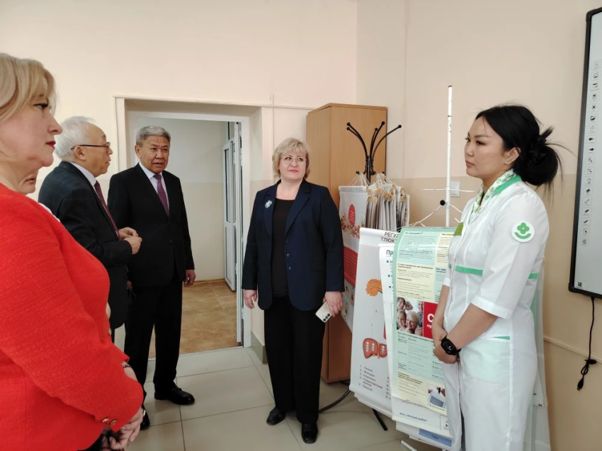 ​Участникам форума «Единой России» в Агинском показали главную поликлинику округа