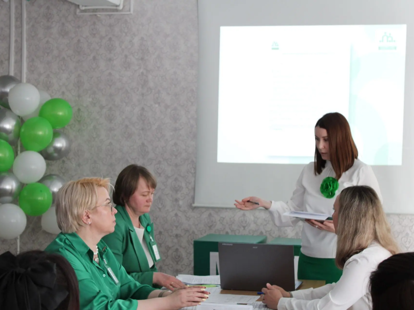 Семинар‑практикум по современным методам оказания помощи семье прошел в Шерловогорском центре «Топаз» 