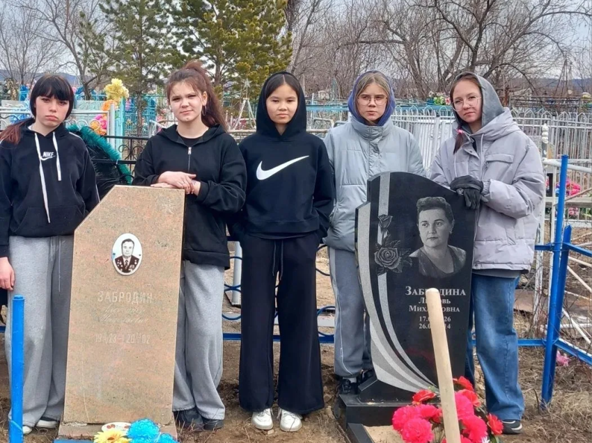 ​Воспитанники центра «Импульс» шестой год ухаживают за могилой ветерана Великой Отечественной войны 