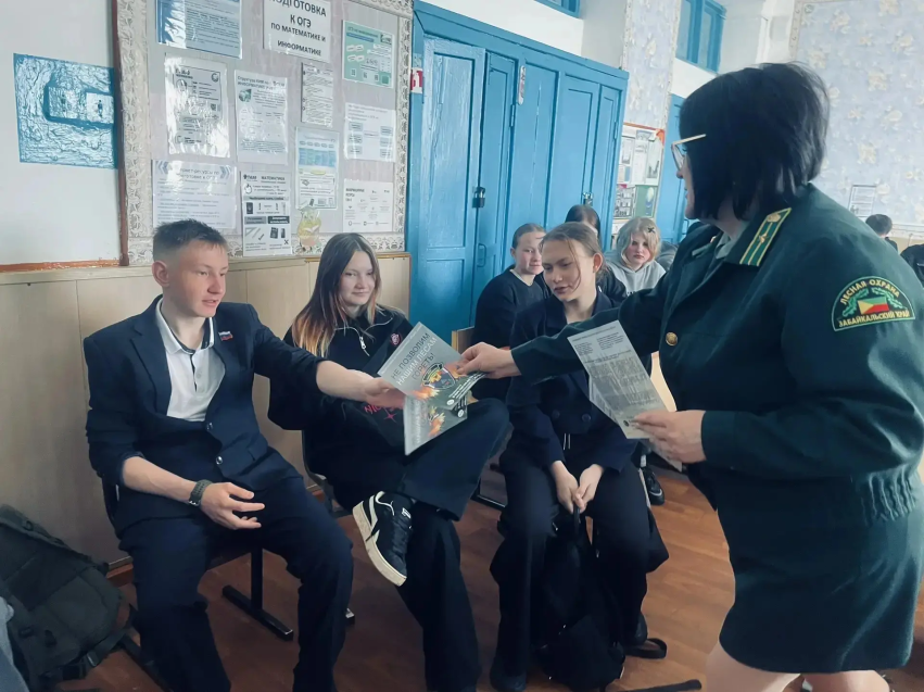 В округах Забайкалья школьники продолжают изучать правила пожарной безопасности