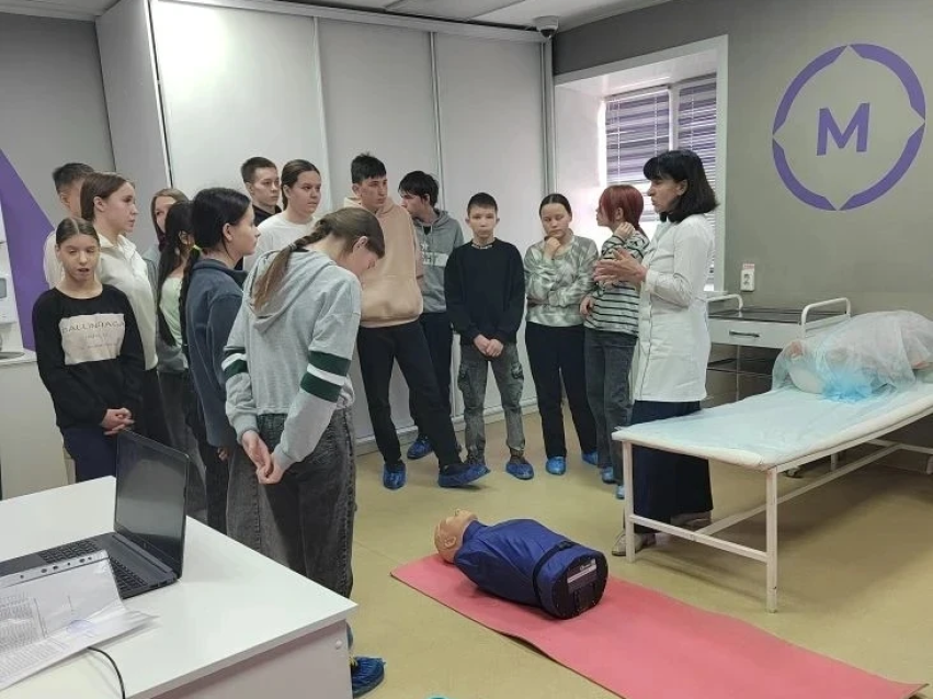 Воспитанники центра «Надежда» Забайкалья посетили педагогический и медицинский колледжи в рамках профориентации