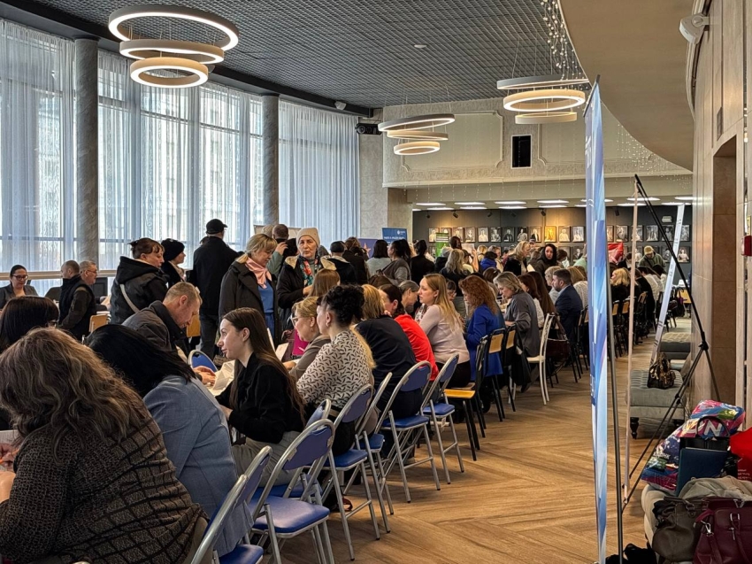 ​Более 230 жителей Забайкалья получили предложение о работе во время ярмарки трудоустройства «Работа России. Время возможностей»