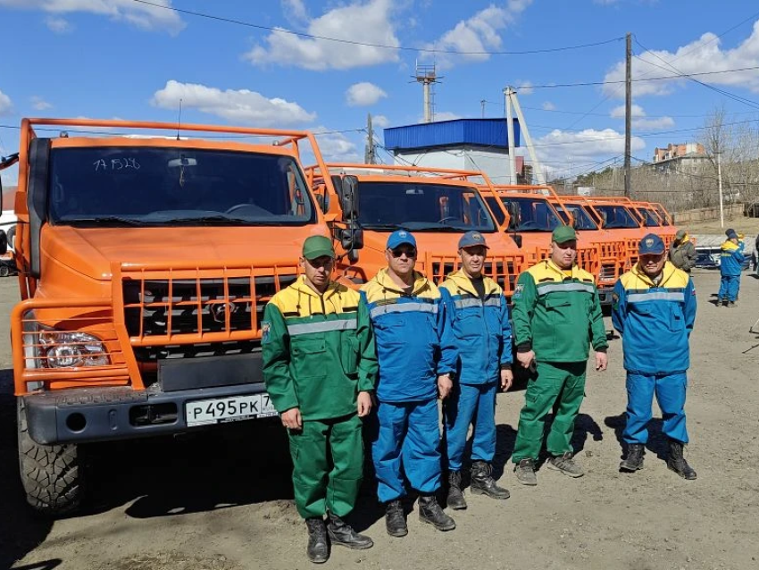 Ключи от новеньких «Садко NEXT» торжественно вручили лесным пожарным Забайкальского края