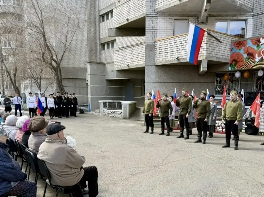 ​Традиционная акция «Парад у дома ветеранов» проходит в Забайкалье