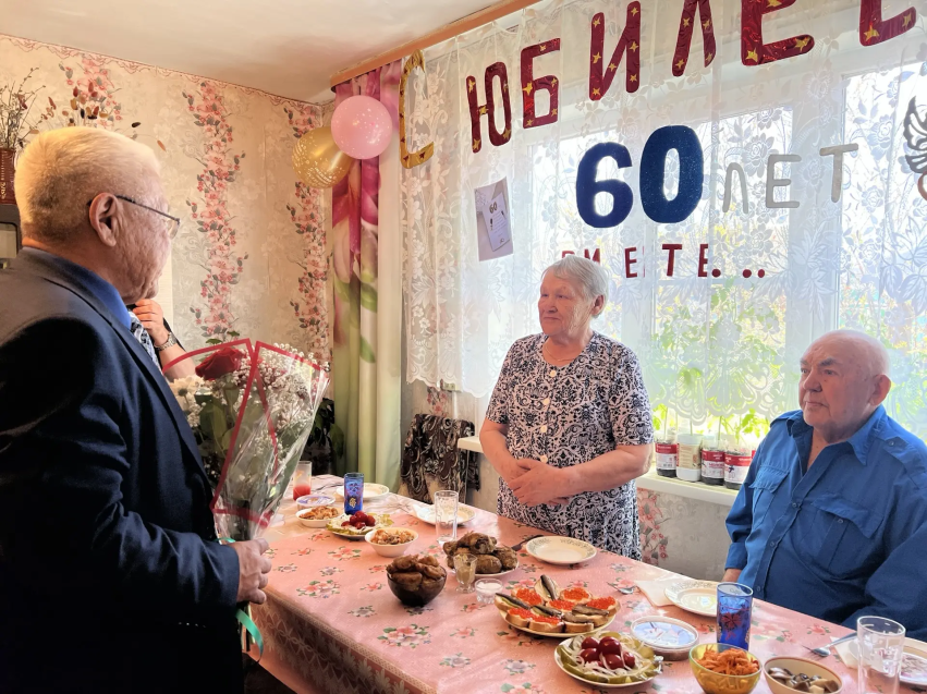 ​Бриллиантовая свадьба: 60 лет любви и взаимопонимания отметила пара из Дульдурги